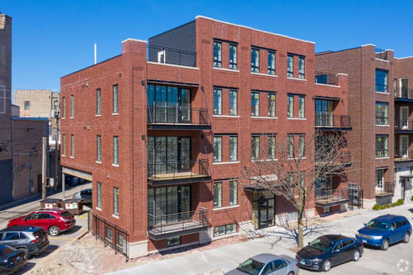 1220 N Bosworth Ave property